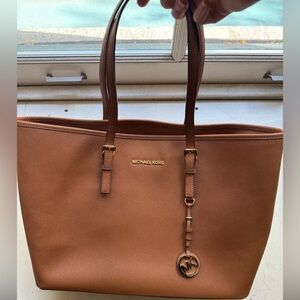 Michael kors vintage Large tote bag leather. Brown camel color. New w/ dust bag